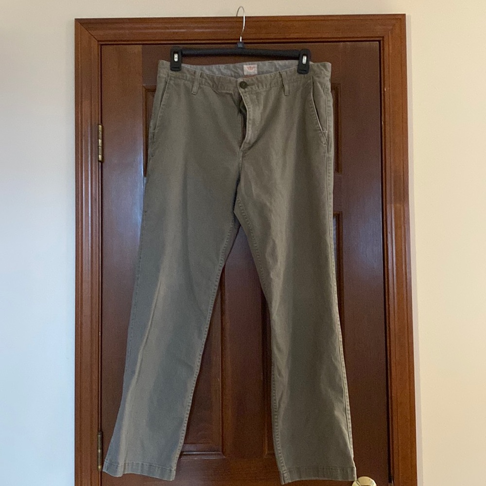 Size 36/32 Dockers.